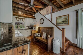 5 Jessup Ln in Southampton, NY - Building Photo - Building Photo