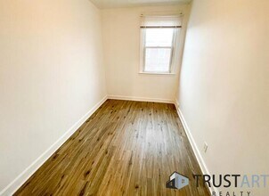6734 Oakland St in Philadelphia, PA - Building Photo - Building Photo