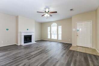 2321 Wildwood Ln in Denton, TX - Building Photo - Building Photo