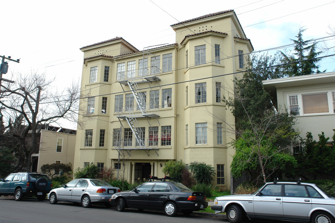 The Gourmet Walk Apartments in Berkeley, CA - Building Photo