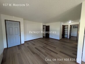 937 W Madison St in Platteville, WI - Building Photo - Building Photo