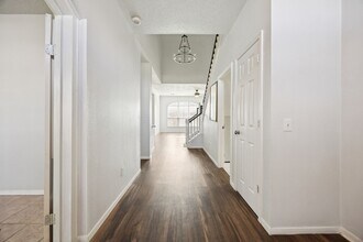 12310 Robin Mdw Cir in Stafford, TX - Foto de edificio - Building Photo