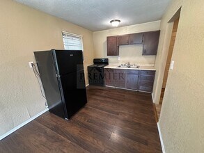4818 Woodend Ave in Kansas City, KS - Building Photo - Building Photo