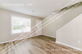 525 Stinson Dr in Charleston, SC - Building Photo - Building Photo