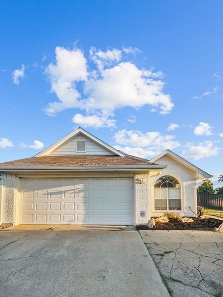 909 Plantation Dr in Lewisville, TX - Building Photo - Building Photo