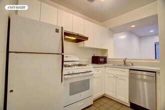 423 Amsterdam Ave in New York, NY - Building Photo - Building Photo