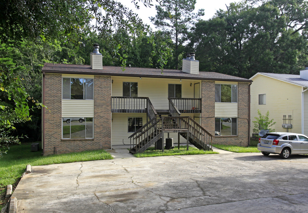 2002 E Park Ave in Tallahassee, FL - Building Photo