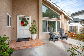 7589 E Calle Durango, Unit Room #1 in Anaheim, CA - Foto de edificio - Building Photo