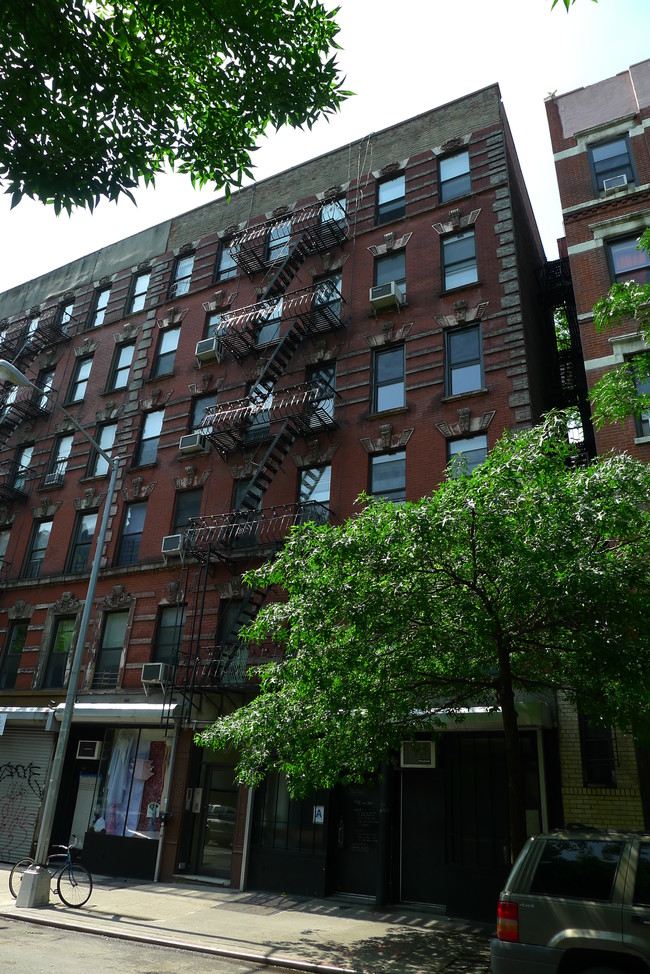 506 E 13th St in New York, NY - Building Photo - Building Photo