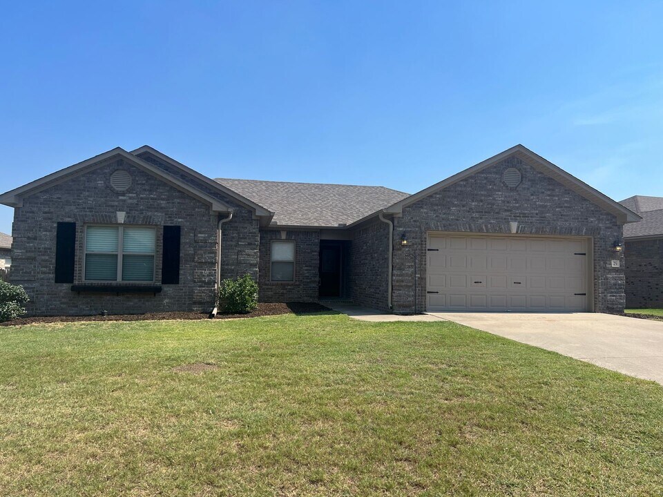 25 Timber Ln in Austin, AR - Building Photo