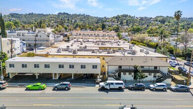13804 Moorpark St, Unit 13804 Unit A in Los Angeles, CA - Building Photo - Building Photo