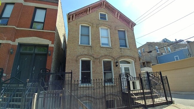 property at 1647 W Julian St