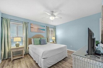 1988 W Beach Blvd in Gulf Shores, AL - Building Photo - Building Photo