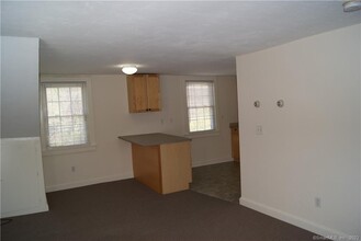 87 Warsaw St in Deep River, CT - Building Photo - Building Photo