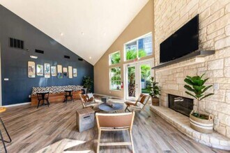 2202 E William Cannon Dr in Austin, TX - Building Photo - Building Photo