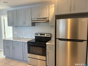 75 Ash St in Bridgeport, CT - Building Photo - Building Photo