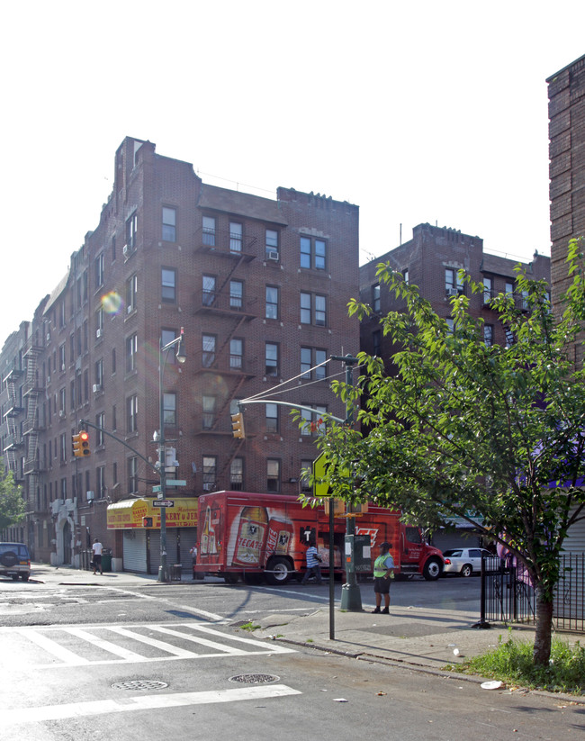 308 Sterling St in Brooklyn, NY - Building Photo - Building Photo