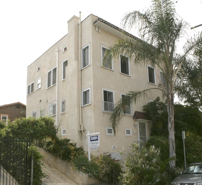 1201 Bellevue Ave in Los Angeles, CA - Foto de edificio - Building Photo