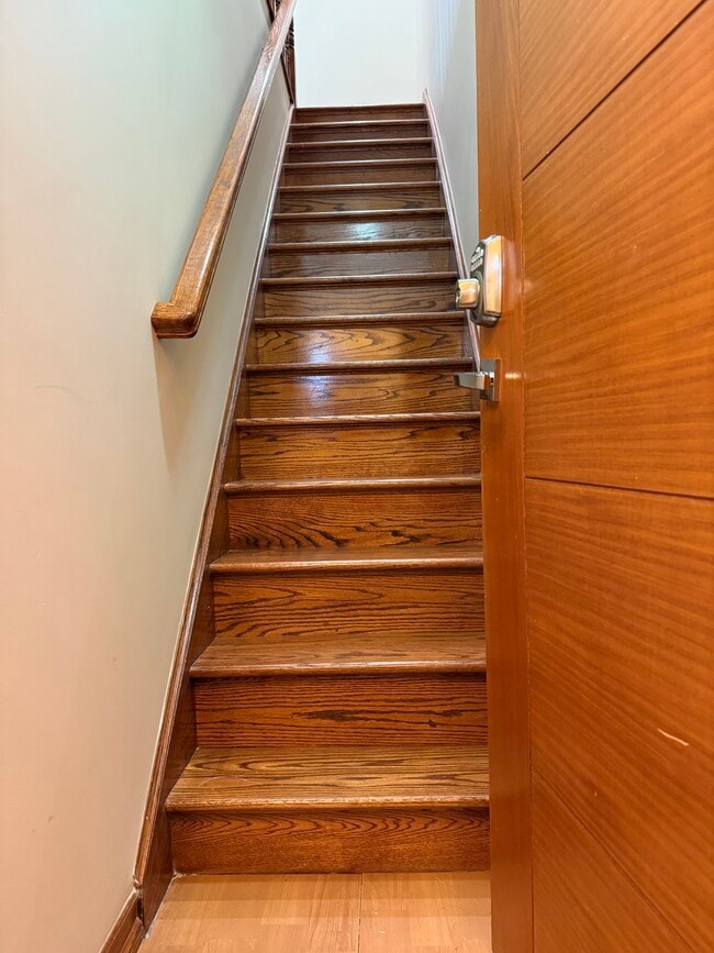 713 Yonkers Ave, Unit Second floor