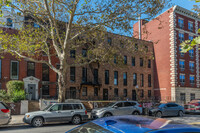 22 Patchen Ave in Brooklyn, NY - Foto de edificio - Building Photo