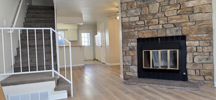 9824 W Cornell Pl in Lakewood, CO - Foto de edificio - Building Photo