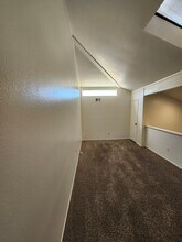 94 Carriage Way in Pomona, CA - Building Photo - Building Photo