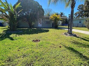 1110 61st Ave N in St. Petersburg, FL - Building Photo - Building Photo