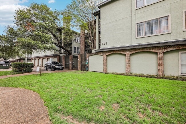 property at 807 W 25th St