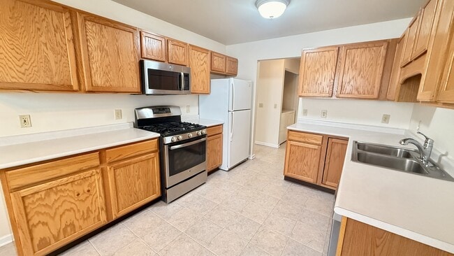 1135 Spearhead Dr in Schenectady, NY - Building Photo - Building Photo