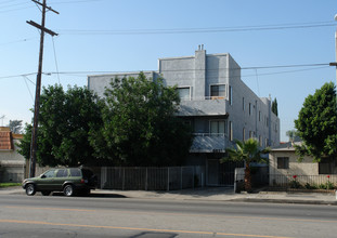 8831 Van Nuys Blvd in Panorama City, CA - Building Photo - Building Photo