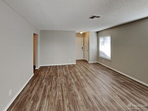 6649 Gazelle Dr in Las Vegas, NV - Building Photo - Building Photo