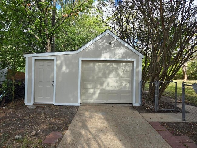 912 S Gordon St in Bryan, TX - Building Photo - Building Photo