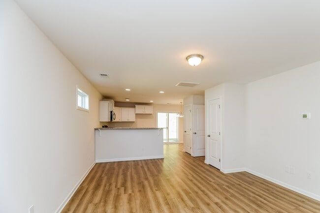 313 Noble Ln in Pendleton, SC - Foto de edificio - Building Photo