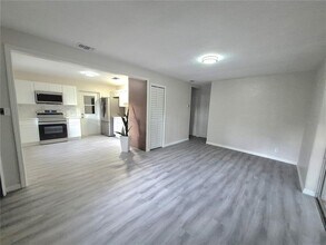 618 Aurora St in South Daytona, FL - Building Photo - Building Photo