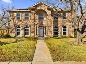 2213 Loretta Ln in Rowlett, TX - Building Photo