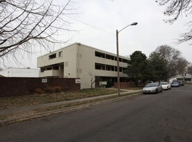 1121 N 28th St in Lincoln, NE - Building Photo