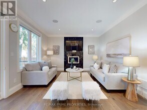 116 Pinegrove Ave in Toronto, ON - Building Photo - Building Photo