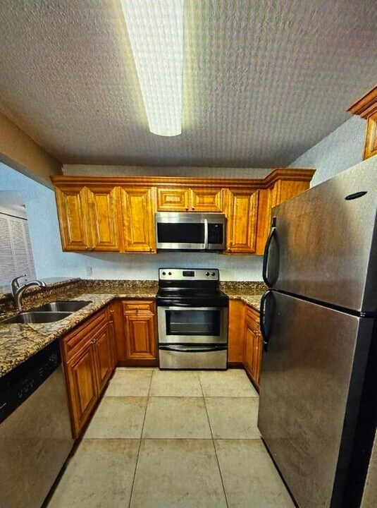 1661 Balfour Point Dr in West Palm Beach, FL - Foto de edificio