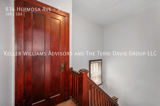 834 Hermosa Ave-Unit -2 in Cincinnati, OH - Building Photo - Building Photo