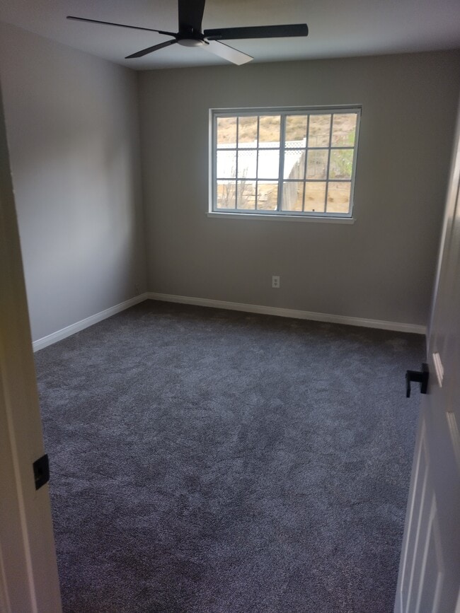 29433 Abelia Rd in Santa Clarita, CA - Foto de edificio - Building Photo