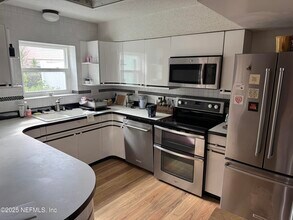 2233 Seminole Rd in Atlantic Beach, FL - Building Photo - Building Photo