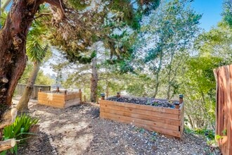 4760 Tompkins Ave in Oakland, CA - Building Photo - Building Photo