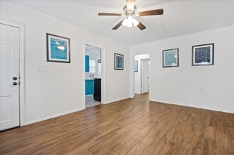 1319 E 53rd St in Savannah, GA - Foto de edificio - Building Photo