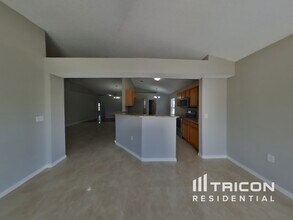 7346 Prosperity Park Rd N in Jacksonville, FL - Building Photo - Building Photo