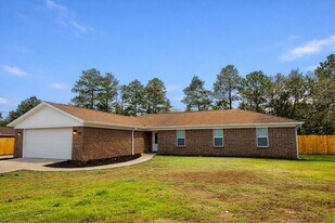 4052 Randi Rd in Crestview, FL - Building Photo