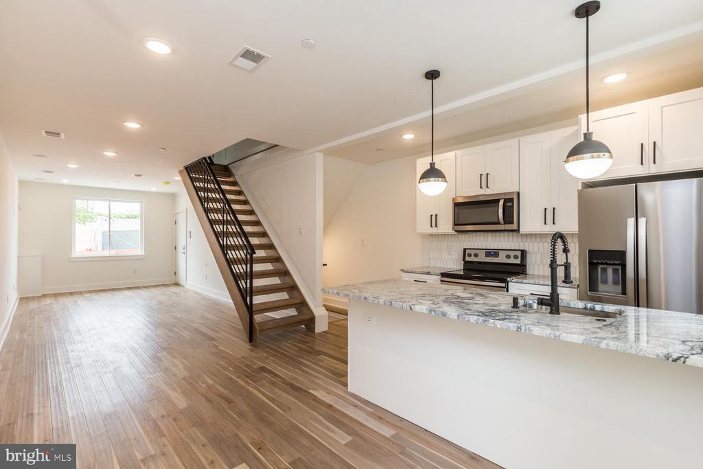 2132 Berges St in Philadelphia, PA - Building Photo