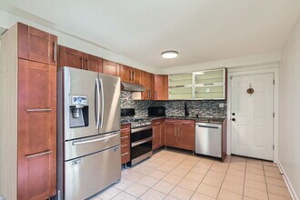 2067 W Farwell Ave in Chicago, IL - Building Photo - Building Photo