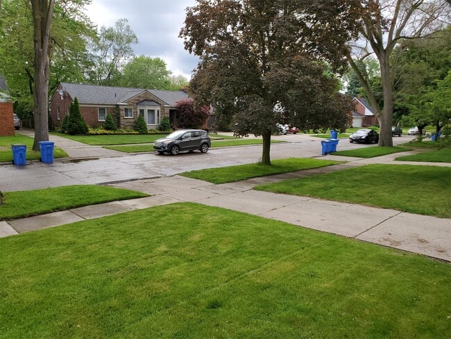 8224 Riverdale St in Dearborn Heights, MI - Building Photo - Building Photo