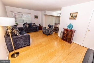 3850 Bel Pre Rd, Unit Bel Pre in Silver Spring, MD - Building Photo - Building Photo