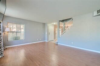 8473 Sewards Bluff Ave in Las Vegas, NV - Building Photo - Building Photo